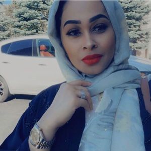 Meet your Posher, Najma